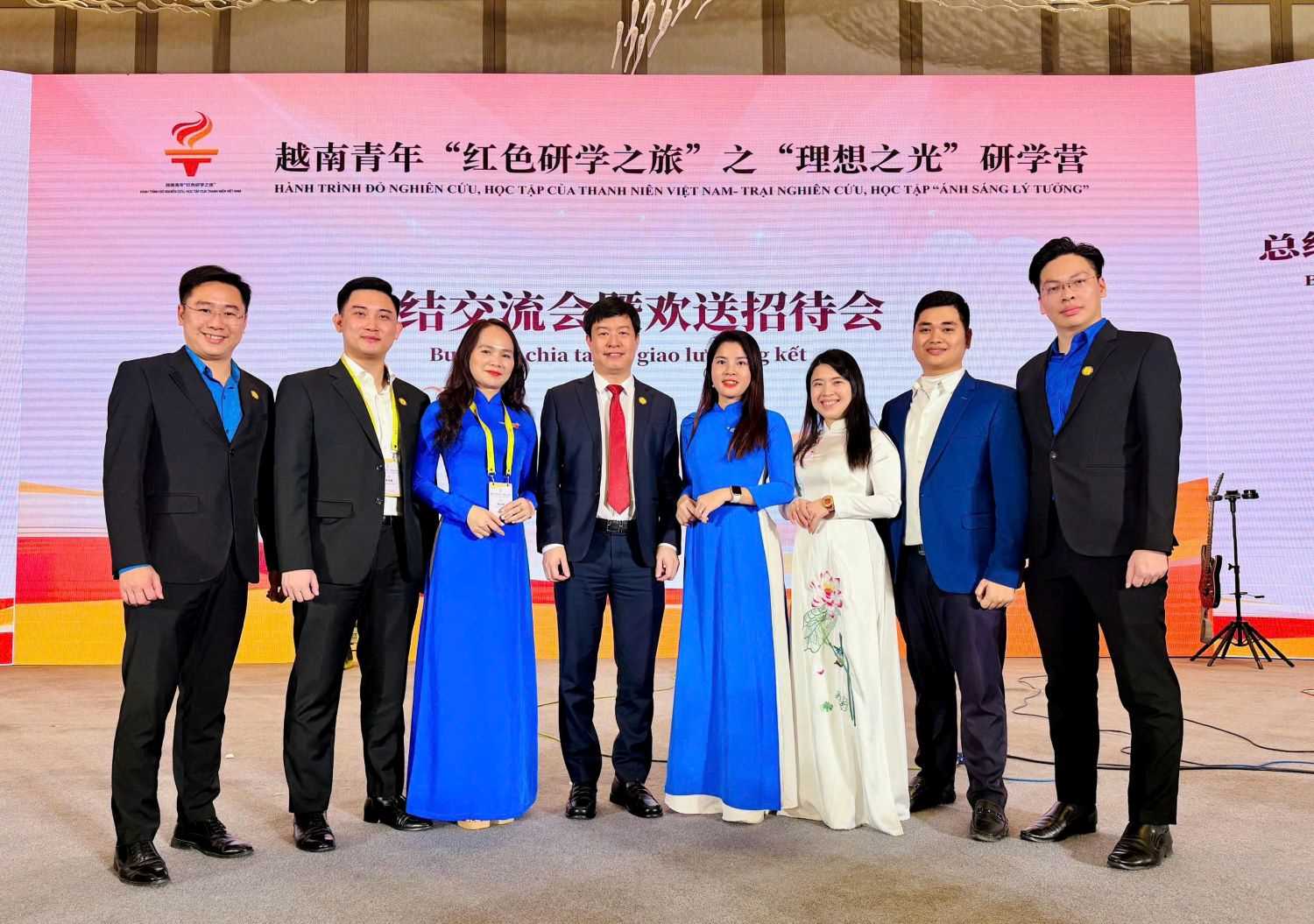 ĐẠI BIỂU ĐẠI DIỆN TUỔI TRẺ TRƯỜNG ĐẠI HỌC HỒNG ĐỨC THAM GIA HÀNH TRÌNH ĐỎ NGHIÊN CỨU, HỌC TẬP CỦA THANH NIÊN NĂM 2025” TẠI TRUNG QUỐC